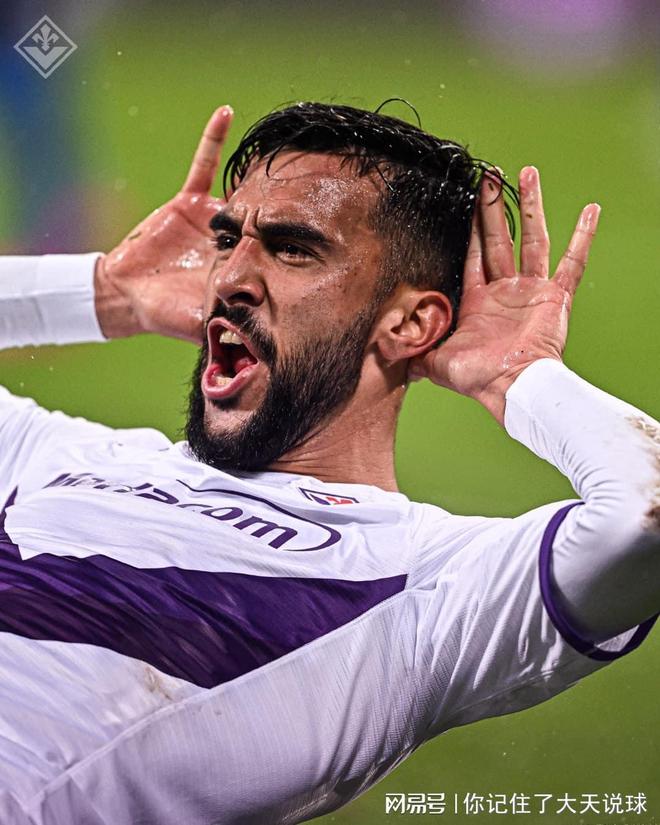 九游体育官网-西汉姆发布备战花絮,冲刺阶段单刀错失,意甲任务艰巨,细节决定成败(巴西狂欢节免费完整版)